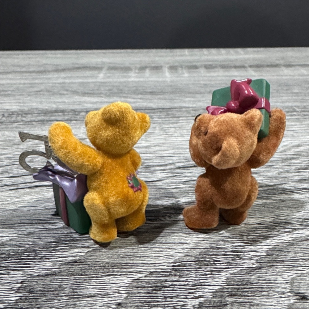 Hallmark | Merry Miniatures: 25th Anniversary Edition Teddy Bear Figures - Picture 9 of 16